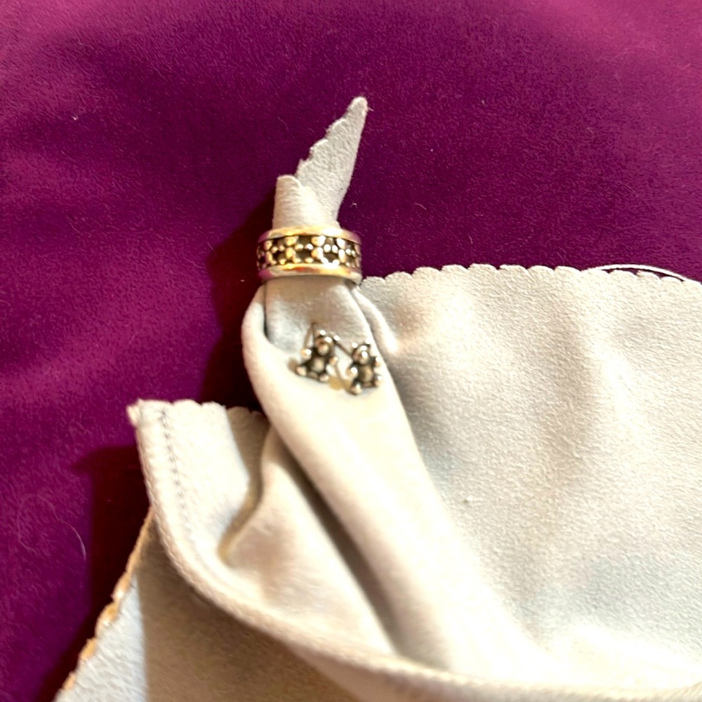 James Avery - retired and vintage - bear band ring and stud earrings 🧸